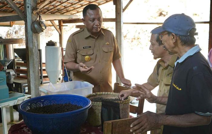 Pjs Bupati Kediri Minta Petani Lereng Gunung Wilis Hasilkan Komoditas Kopi Berkualitas