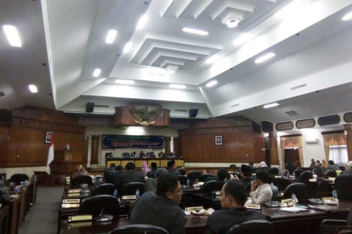 Pemkab Tuban segera Berlakukan Parkir Berlangganan Pemkab Tuban segera Berlakukan Parkir Berlangganan