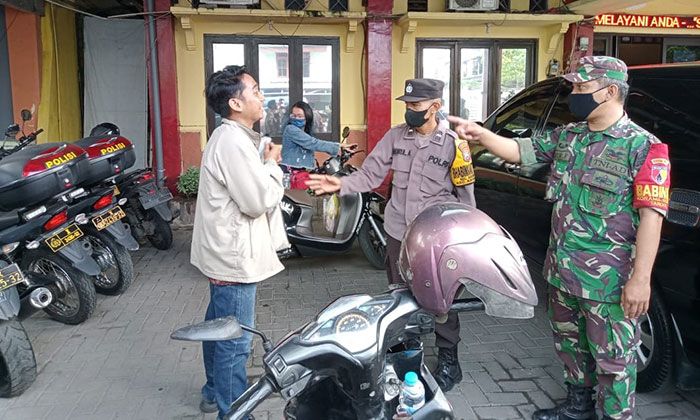 Tegakkan Protokol Kesehatan, Tiga Pilar Asemrowo Surabaya Gelar Operasi Yustisi Tegakkan Protokol Kesehatan, Tiga Pilar Asemrowo Surabaya Gelar Operasi Yustisi