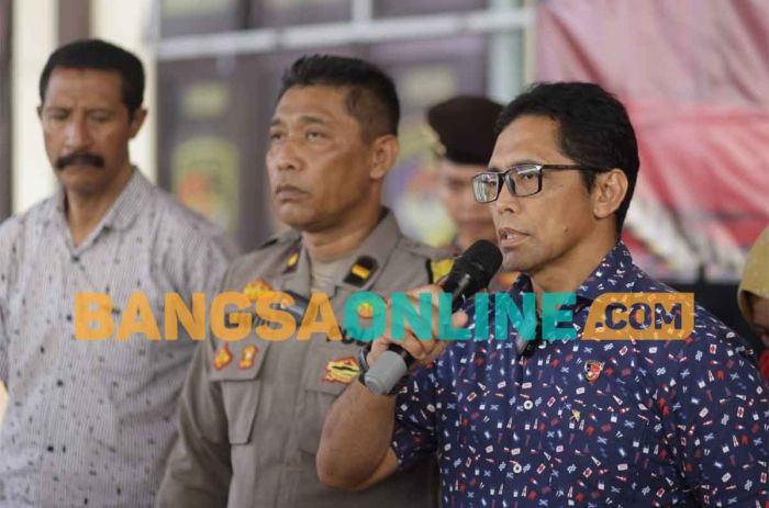 Kasatreskrim Polres Sampang Janji Tuntaskan Kasus DBHCHT yang Dilaporkan Wartawan Kasatreskrim Polres Sampang Janji Tuntaskan Kasus DBHCHT yang Dilaporkan Wartawan