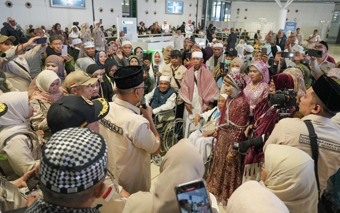 Lepas Kloter UPG 7, Menhaj Apresiasi Jemaah Sulsel dan Tegur Maskapai yang Molor