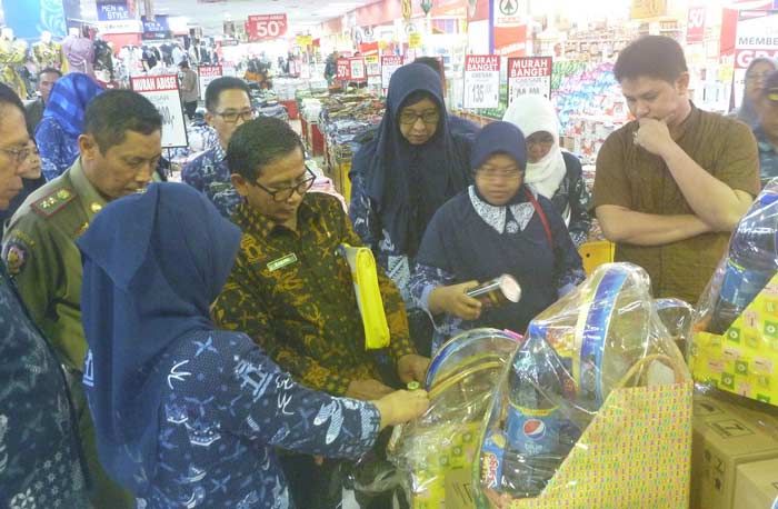Mendekati Lebaran, Dinkes Gresik Sidak Mamin Mendekati Lebaran, Dinkes Gresik Sidak Mamin