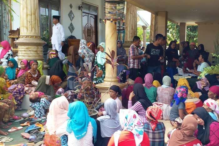 Haji Rusliyadi Bagikan Zakat ke 1200 Orang