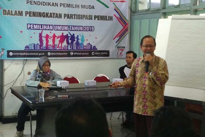 Tingkatkan Partisipasi Pemilih, KPU Pacitan Gelar Pendidikan Kepemiluan Dengan Pemilih Muda Tingkatkan Partisipasi Pemilih, KPU Pacitan Gelar Pendidikan Kepemiluan Dengan Pemilih Muda