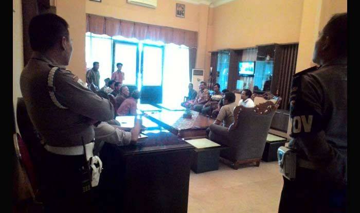 Tiga Tahun Laporan Tak Ada Perkembangan, Warga Luruk Polres Jombang Tanyakan Perkara Alih Fungsi TKD Tiga Tahun Laporan Tak Ada Perkembangan, Warga Luruk Polres Jombang Tanyakan Perkara Alih Fungsi TKD