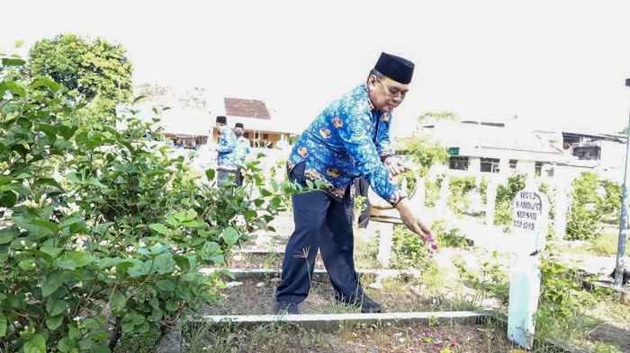 Jelang Puncak Peringatan HUT ke-51 Korpri, ASN Kota Kediri Tabur Bunga di TMP