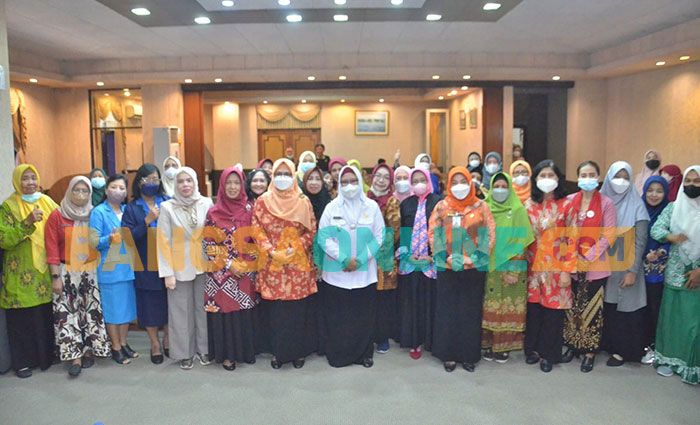 Kemiskinan di Gresik Tembus 12,42 Persen, Pemkab Gandeng Ormas Perempuan untuk Percepat DTKS Kemiskinan di Gresik Tembus 12,42 Persen, Pemkab Gandeng Ormas Perempuan untuk Percepat DTKS