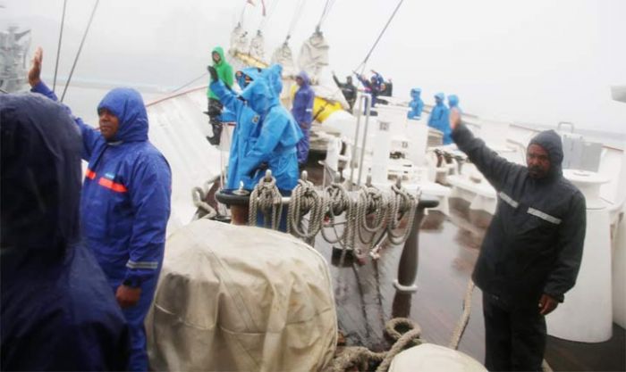 KRI Bimasuci Lanjutkan Pelayaran Menuju Negeri Tirai Bambu Cina KRI Bimasuci Lanjutkan Pelayaran Menuju Negeri Tirai Bambu Cina