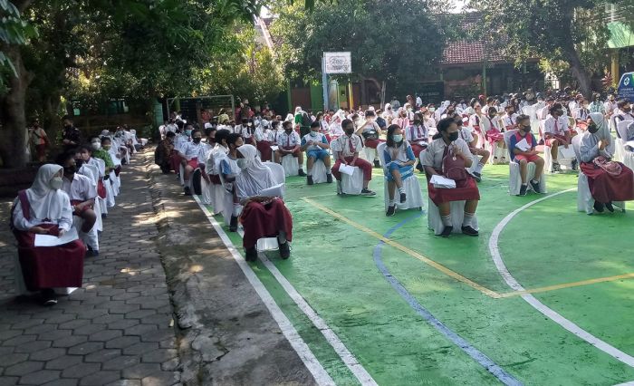 Persiapan PTM, Siswa SD di Kota Madiun Mulai Divaksin Covid-19