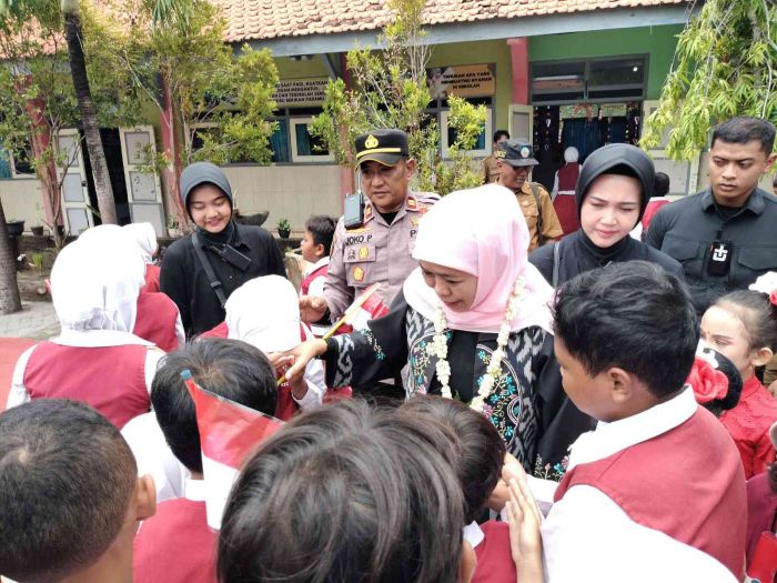 Tinjau MBG di SDN Modung, Khofifah Berharap MBG Tingkatkan IQ dan Kualitas Generasi Bangsa Tinjau MBG di SDN Modung, Khofifah Berharap MBG Tingkatkan IQ dan Kualitas Generasi Bangsa