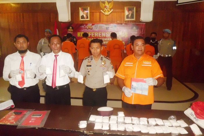 Ungkap 5 Kasus, Polres Mojokerto Kota Sita 1,70 Gram Sabu dan 35 Ribu Pil Koplo