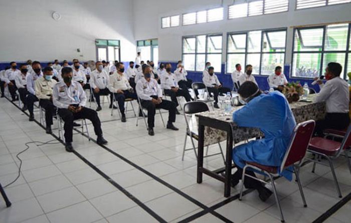 Cegah Klaster Baru, Petugas Lapas Tuban Jalani Rapid Test Cegah Klaster Baru, Petugas Lapas Tuban Jalani Rapid Test