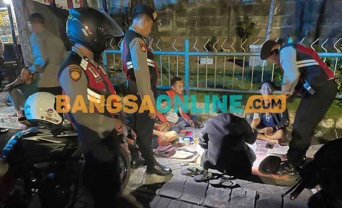 Malam 1 Suro, Polres Gresik Terjunkan Ratusan Personel untuk Jaga Kamtibmas Malam 1 Suro, Polres Gresik Terjunkan Ratusan Personel untuk Jaga Kamtibmas