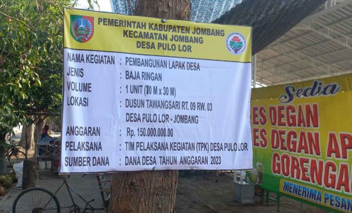 Warga Jombang Keluhkan Pembangunan Lapak Senilai Ratusan Juta Rupiah Warga Jombang Keluhkan Pembangunan Lapak Senilai Ratusan Juta Rupiah