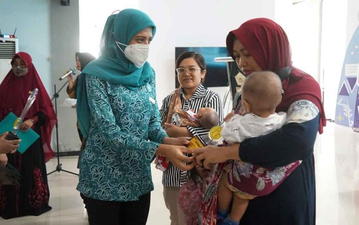 Gelar Lomba Menyusui, Bunda Fey Berharap Angka Capaian ASI Eksklusif di Kota Kediri Terus Meningkat Gelar Lomba Menyusui, Bunda Fey Berharap Angka Capaian ASI Eksklusif di Kota Kediri Terus Meningkat