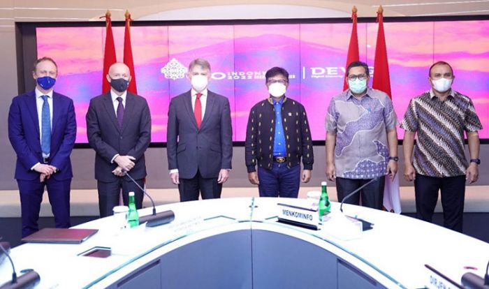 Terima Kunjungan Duta Besar Inggris, Menkominfo Bahas Kolaborasi SATRIA-2 Terima Kunjungan Duta Besar Inggris, Menkominfo Bahas Kolaborasi SATRIA-2