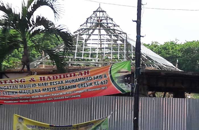 Meleset dari Target, Konstruksi Bangunan Revitalisasi Alun-alun Gresik Belum Rampung Meleset dari Target, Konstruksi Bangunan Revitalisasi Alun-alun Gresik Belum Rampung