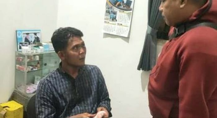 Sering Masuk ke Rumah Istri Orang, Pria di Sampang Jadi Sasaran Amuk Warga Sering Masuk ke Rumah Istri Orang, Pria di Sampang Jadi Sasaran Amuk Warga