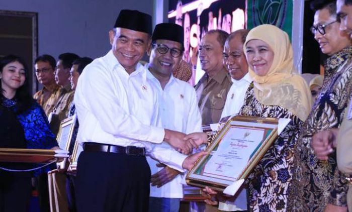Terima Penghargaan Provinsi Terbaik Program Inovasi Desa, Khofifah Sebut karena Kerja Keras