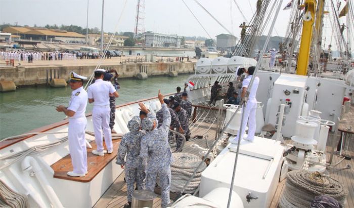 KRI Bima Suci Melanjutkan Pelayaran Menuju Negeri Jiran Malaysia