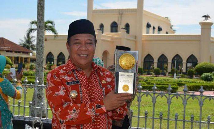 Lamongan Sabet Piala Adipura Kirana