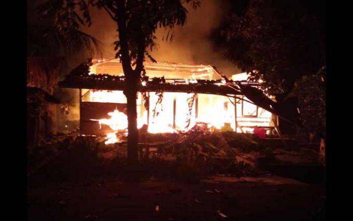 Malam Takbir, Rumah Warga Bagilan Terbakar Malam Takbir, Rumah Warga Bagilan Terbakar
