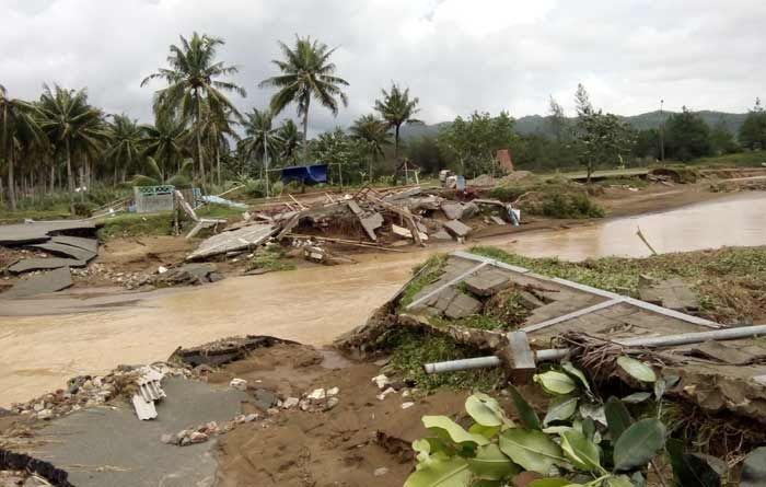 Separuh Perkampungan Teleng Pacitan Hanyut Terseret Air Bah Separuh Perkampungan Teleng Pacitan Hanyut Terseret Air Bah