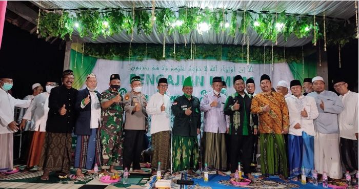 Hadiri Haul Akbar Desa Pereng Kulon, Bupati Gus Yani: Jangan Lupakan Jasa Pendahulu Hadiri Haul Akbar Desa Pereng Kulon, Bupati Gus Yani: Jangan Lupakan Jasa Pendahulu