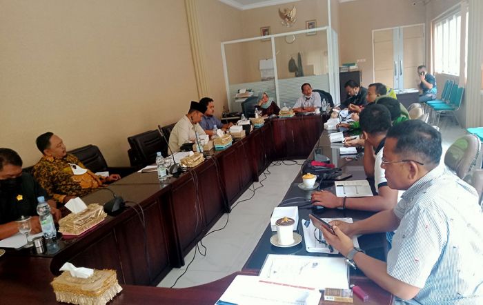 Pengusaha Properti Keluhkan Layanan Perizinan, Komisi III DPRD Kota Probolinggo Gelar RDP Pengusaha Properti Keluhkan Layanan Perizinan, Komisi III DPRD Kota Probolinggo Gelar RDP