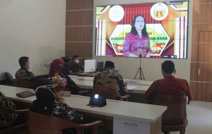 Kabupaten Nganjuk Raih Penghargaan KLA Tingkat Pratama untuk Ketiga Kalinya Kabupaten Nganjuk Raih Penghargaan KLA Tingkat Pratama untuk Ketiga Kalinya