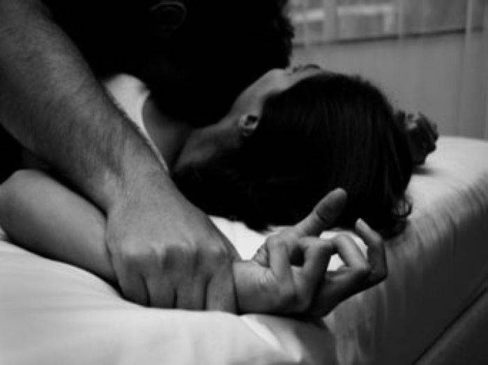 Setubuhi Gadis di bawah Umur, Dua Pemuda Surabaya Dipolisikan Setubuhi Gadis di bawah Umur, Dua Pemuda Surabaya Dipolisikan