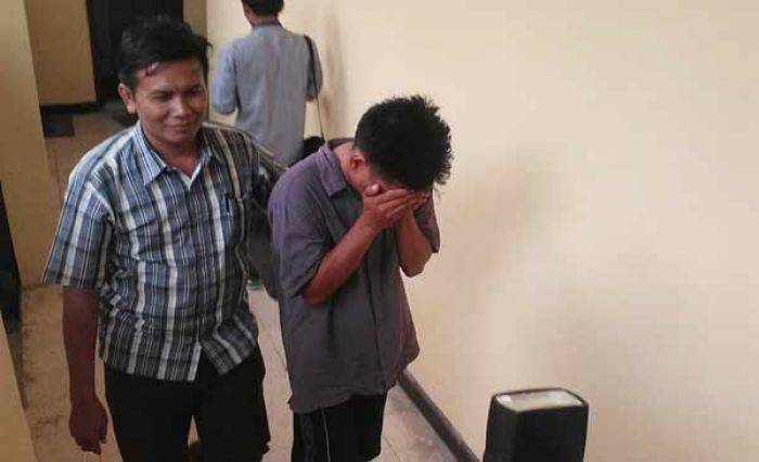 Tiduri Istri Tetangga, Oknum Perangkat Desa Sranak Bojonegoro Diarak dan Dicopot Jabatannya Tiduri Istri Tetangga, Oknum Perangkat Desa Sranak Bojonegoro Diarak dan Dicopot Jabatannya