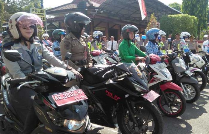 Begini Nih Emak-emak Zaman Now Seharusnya, Berkendara Kampanyekan Safety Riding Begini Nih Emak-emak Zaman Now Seharusnya, Berkendara Kampanyekan Safety Riding