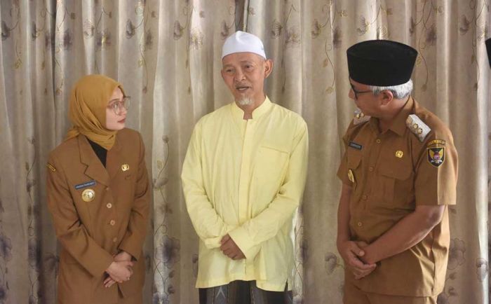 Jelang Peringatan 1 Muharram, Vinanda dan Gus Qowim Silaturahmi ke Sejumlah Kiai di Kota Kediri Jelang Peringatan 1 Muharram, Vinanda dan Gus Qowim Silaturahmi ke Sejumlah Kiai di Kota Kediri