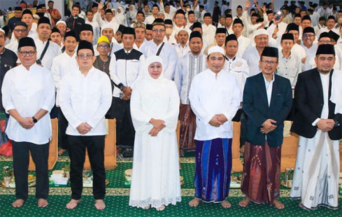 Sambut Tahun Baru 1445 H, Gubernur Khofifah Gelar ASN Berdoa dan Tabligh Akbar Sambut Tahun Baru 1445 H, Gubernur Khofifah Gelar ASN Berdoa dan Tabligh Akbar
