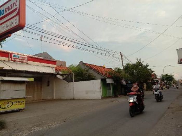 24 Meninggal, Bank dan Alfamart di Arosbaya Bangkalan Tutup, Lonjakan Covid-19 Meresahkan 24 Meninggal, Bank dan Alfamart di Arosbaya Bangkalan Tutup, Lonjakan Covid-19 Meresahkan