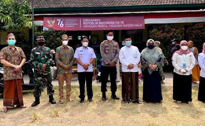 Ponpes Al Hidayah II Gelar Vaksinasi Untuk Santri dan Warga Sekitar Ponpes Al Hidayah II Gelar Vaksinasi Untuk Santri dan Warga Sekitar