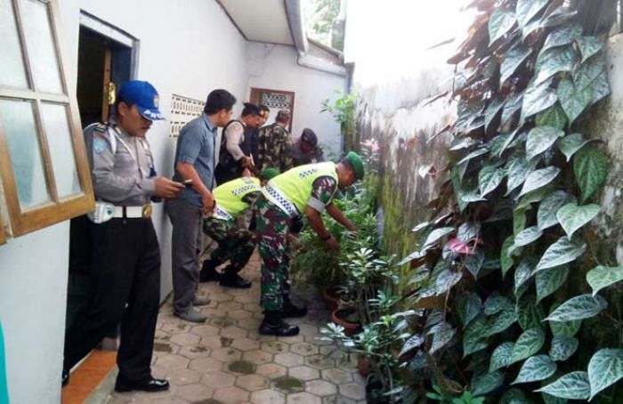 Banser Tuban Ikut Bantu TNI - Polri Amankan Perayaan Natal Banser Tuban Ikut Bantu TNI - Polri Amankan Perayaan Natal