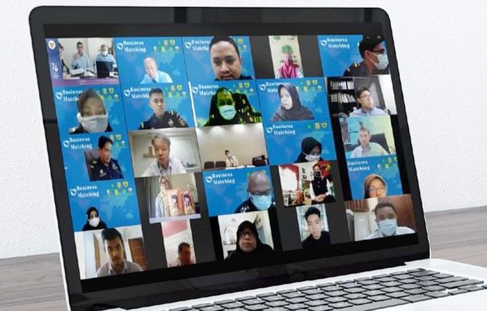 Bea Cukai Madura Sukses Gelar Daring Business Matching, Tawarkan Produk IKM Madura ke Buyer Hongkong Bea Cukai Madura Sukses Gelar Daring Business Matching, Tawarkan Produk IKM Madura ke Buyer Hongkong