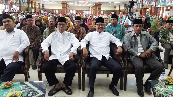 Ribuan Guru Madin di Gresik Siap Menangkan Gus Ipul-Puti Ribuan Guru Madin di Gresik Siap Menangkan Gus Ipul-Puti
