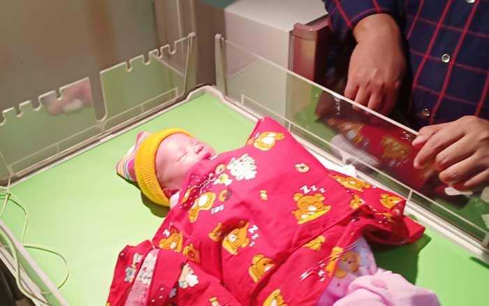 Ibu Bayi Terlantar di Dapur Warga Klampok, Kota Blitar Ditemukan