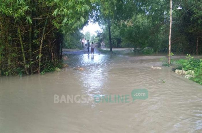 Sejumlah Anak Sungai Meluap, Lima Kecamatan di Bojonegoro Tergenang Air Banjir Sejumlah Anak Sungai Meluap, Lima Kecamatan di Bojonegoro Tergenang Air Banjir
