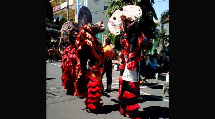 Tak Diizinkan Tampil dalam Arak-arakan Bupati-Wabup Trenggalek, Ratusan Seniman Jaranan Kecewa Tak Diizinkan Tampil dalam Arak-arakan Bupati-Wabup Trenggalek, Ratusan Seniman Jaranan Kecewa