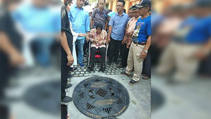 Nguri-uri Sejarah, Risma Kunjungi Kampung Peneleh Surabaya Nguri-uri Sejarah, Risma Kunjungi Kampung Peneleh Surabaya