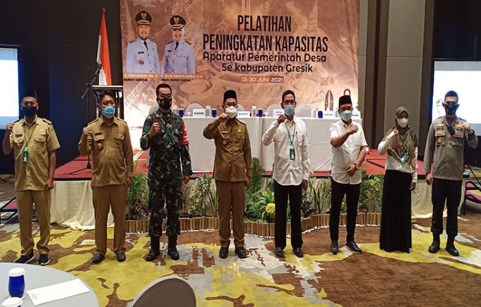 Hadiri Pelatihan Peningkatan Aparatur Pemdes, Ini Pesan Bupati Gus Yani kepada AKD Hadiri Pelatihan Peningkatan Aparatur Pemdes, Ini Pesan Bupati Gus Yani kepada AKD