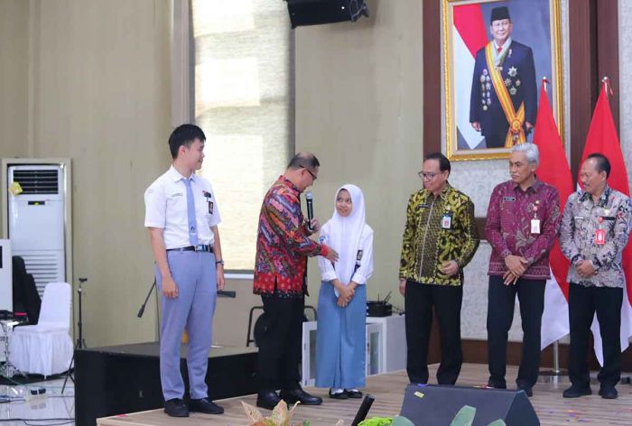 Peringati Hakordia, Pj Wali Kota Batu Minta Sektor Pendidikan Tumbuhkan Budaya Antikorupsi Peringati Hakordia, Pj Wali Kota Batu Minta Sektor Pendidikan Tumbuhkan Budaya Antikorupsi