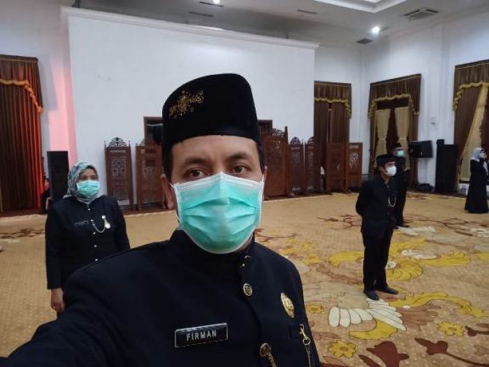 ​Pakai Spanduk Hoax, Beri Rapor Merah Gubernur Jatim, Ternyata Kelompok Cipayung Minus