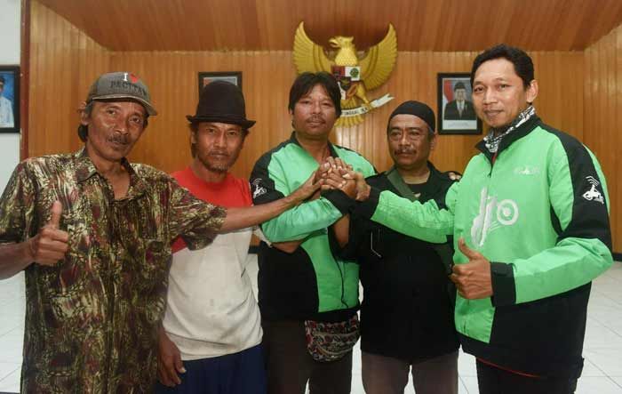 Cegah Konflik, Pemkot Kediri Batasi Jumlah dan Tetapkan Zonasi Penjemputan Go-Jek Cegah Konflik, Pemkot Kediri Batasi Jumlah dan Tetapkan Zonasi Penjemputan Go-Jek