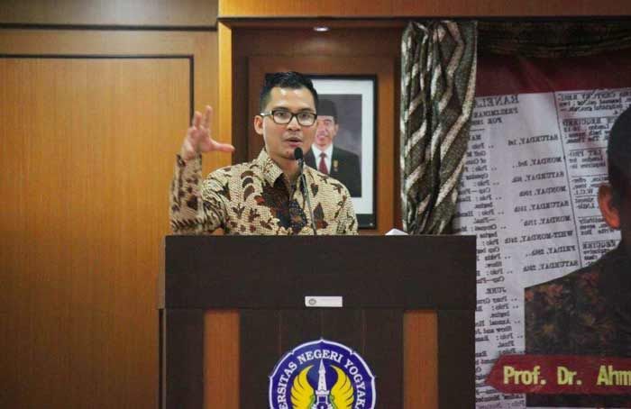 Debat Cagub-Cawagub Jatim Jilid II, Ekonom Sebut Program Gus Ipul-Puti Lebih Solutif Debat Cagub-Cawagub Jatim Jilid II, Ekonom Sebut Program Gus Ipul-Puti Lebih Solutif
