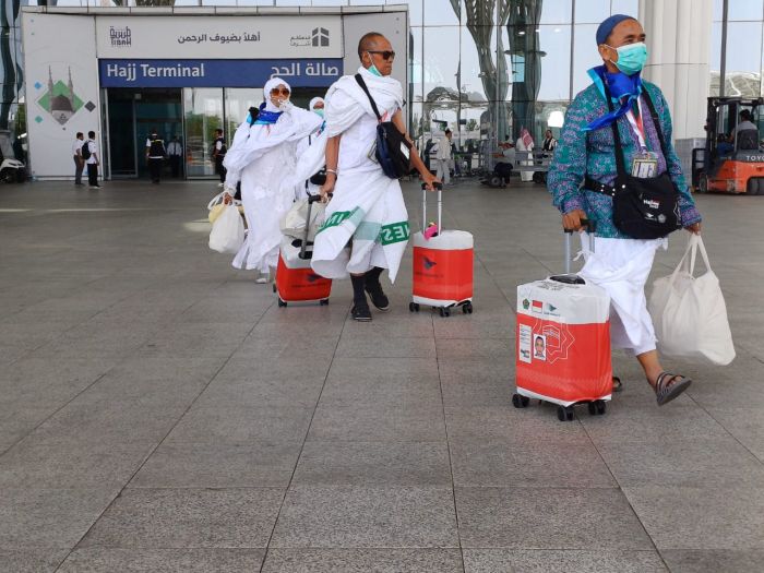 Petugas Bandara Jeddah Sita 2 Karung Rokok Jemaah Haji Asal Surabaya